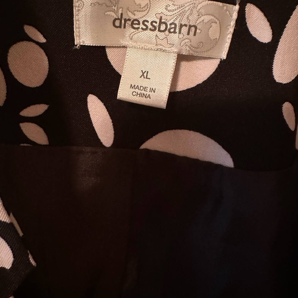 Dress Barn black and white dress jacket blazer. Size xlg women’s career coat